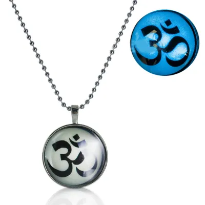 OM Symbol Kette Leuchtkette - leuchtet im Dunkeln - 60 cm -